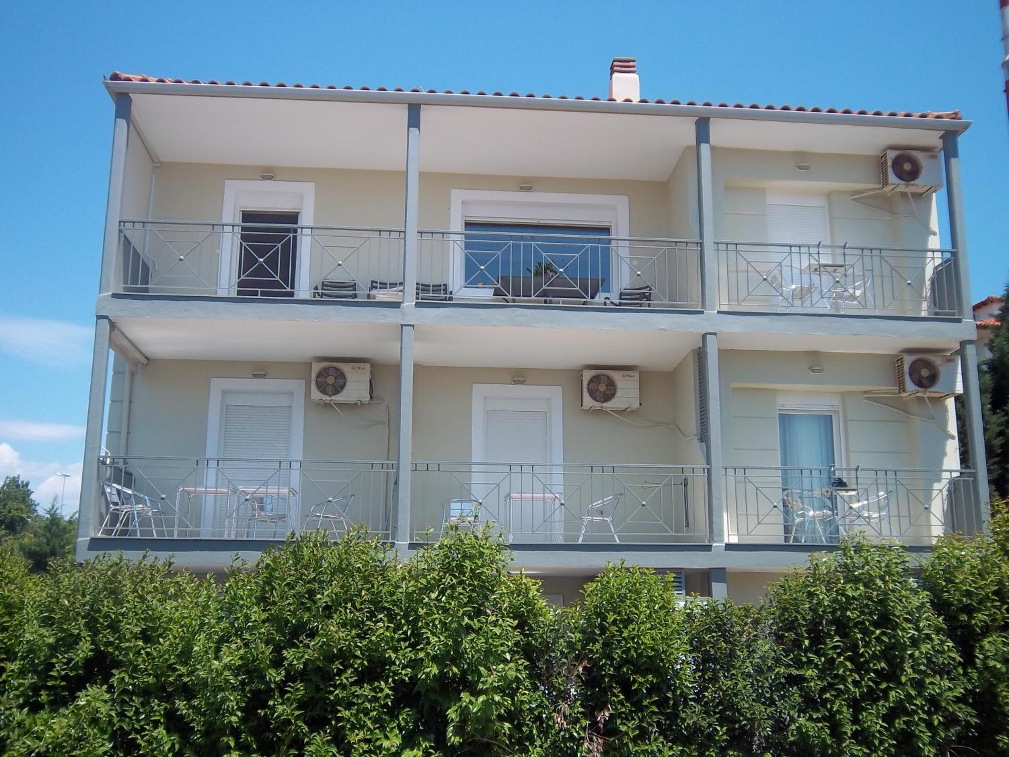 Milos Apartments Áfitos Exterior foto